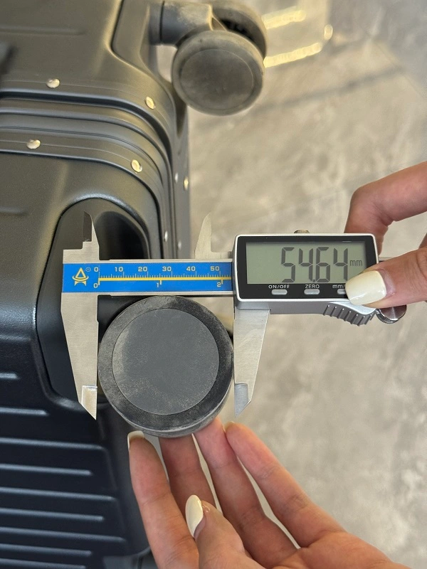 Luggage wheel wear measurement, data feedback quality